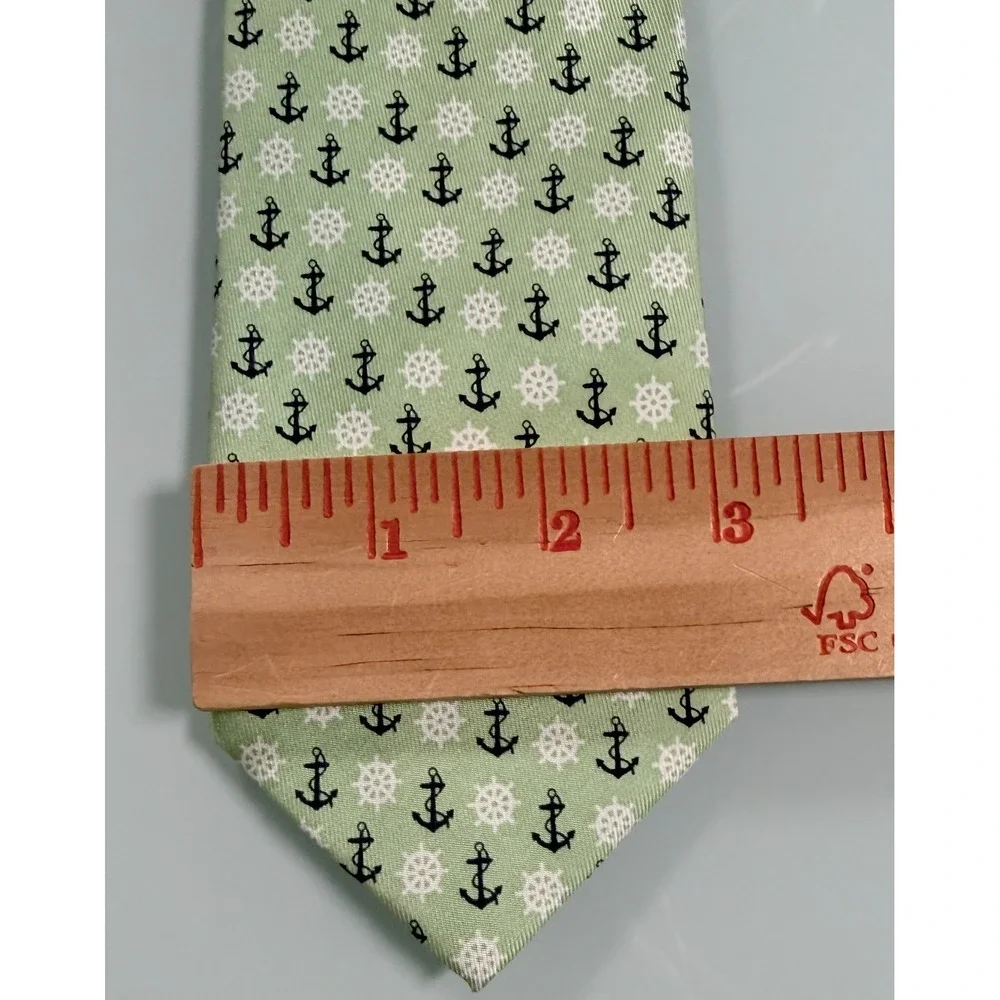 Vineyard Vines Silk Tie Standard 3' Width Light Green w/ Anchor Pattern Preppy
